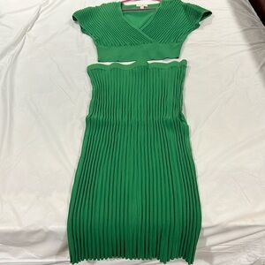 Green 2 piece set, shirt and skirt. Stretchy